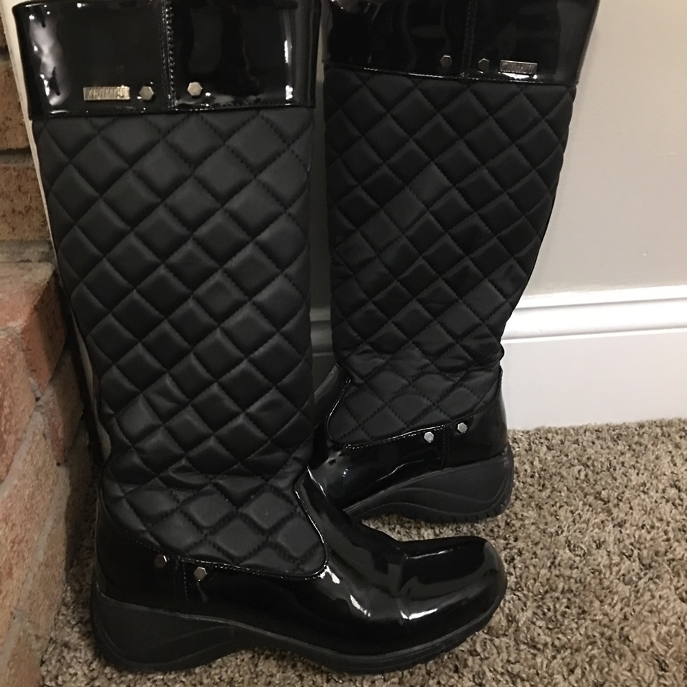Khombu weather proof size 8 boots